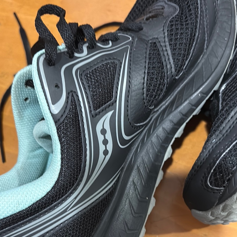 Saucony Black and Light Green Running Shoes - Picture 14 of 15
